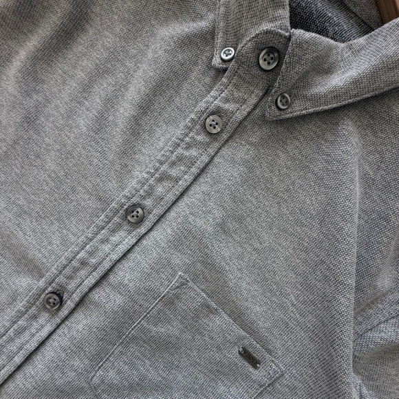 Vuori Ace Button Down- Light Gray Size S (Mens but fits women as well) - Picture 1 of 3